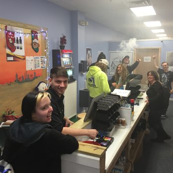DAWG HOUSE VAPORS - CLOSED - Updated May 2026 - 21 Photos - 18388 Coastal  Hwy, Lewes, Delaware - Vape Shops