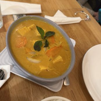 Basil & Co - Yellow Pumpkin Curry with Tofu - Thai Near Me - Diamond Bar, California