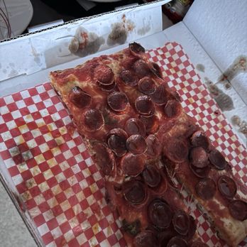 Pizza Di Farfalla - Detroit Pizza - Pizza Near Me - New Lenox, Illinois