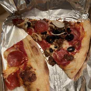 Bill's Pizza - Combo pizza slice and a few bites left of pepperoni. 5 stars. - Pizza Near Me - Palm Desert, California Bill's Pizza - Combo pizza slice and a few bites left of pepperoni. 5 stars. - Pizza Near Me - Palm Desert, California