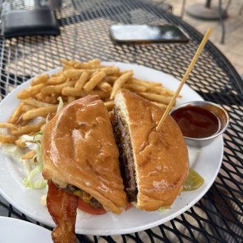 Sawmill Run Restaurant - Cheeseburger - New American Near Me - Mount Lemmon, Arizona Sawmill Run Restaurant - Cheeseburger - New American Near Me - Mount Lemmon, Arizona