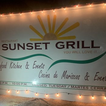 Sunset Grill Restaurant - Outdoor sign - Vegetarian Near Me - Cancún, ROO Sunset Grill Restaurant - Outdoor sign - Vegetarian Near Me - Cancún, ROO