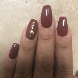 Pearl Nails - They do great the wife and husband do the best job they will listen to what u want and so their best to match it.