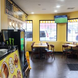 Shawarma & More - More seating