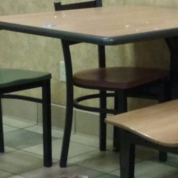 Subway - Trash and food all over the floors and tables. - Fast Food Near Me - Show Low, Arizona