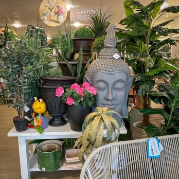 HomeGoods - Department Stores Near Me - La Canada Flintridge, California