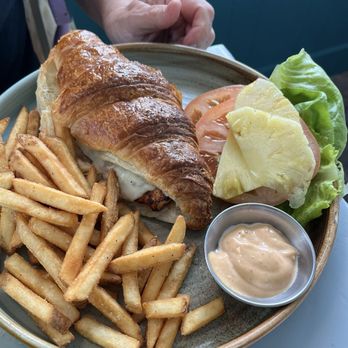 Little Fish - Grilled chicken - Seafood Near Me - Southold, New York Little Fish - Grilled chicken - Seafood Near Me - Southold, New York