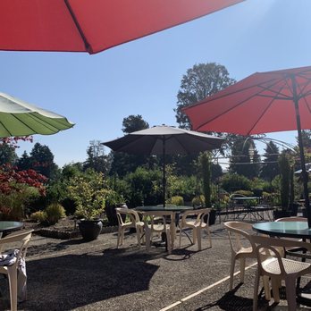 Cameo Cafe - Back patio area - Breakfast & Brunch Near Me - Vancouver, Washington