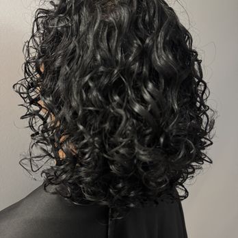 Salon Ludic - Hair Salons Near Me - O'Fallon, Illinois
