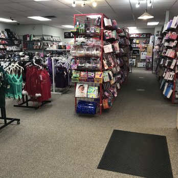 FOR LOVERS ONLY - Updated August 2025 - 415 Circle Drive E