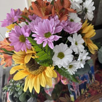 Summers Garden - Beautiful Arrangement - Florists Near Me - Kenosha, Wisconsin