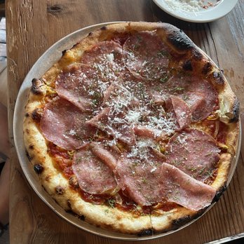 Gjelina - Fennel Salami , Caramelized Fennel , Confi T Tomato , Green Onion & Mozzarella Pizza - New American Near Me - Venice, California Gjelina - Fennel Salami , Caramelized Fennel , Confi T Tomato , Green Onion & Mozzarella Pizza - New American Near Me - Venice, California