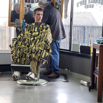 Barber Bob's Shop - Pre hair cut - Barbers Near Me - Seaside, Oregon