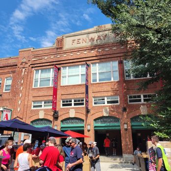 Fenway Park - Stadiums & Arenas Near Me - Boston, Massachusetts Fenway Park - Stadiums & Arenas Near Me - Boston, Massachusetts
