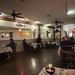 Blue Water Sushi - Dining room