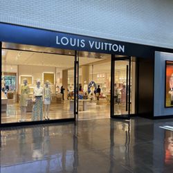 Louis Vuitton Dallas Northpark Mall - The entrance