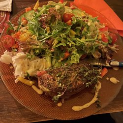 Casa Vita - Leckeres Rindersteak mit Salat...