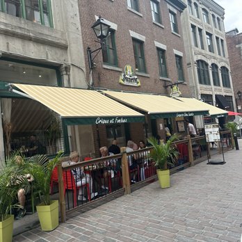 Crêperie Chez Suzette - Outside - Desserts Near Me - Montreal, Quebec
