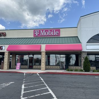 T-Mobile - Front of building and top sign - Mobile Phones Near Me - Bel Air, Maryland T-Mobile - Front of building and top sign - Mobile Phones Near Me - Bel Air, Maryland