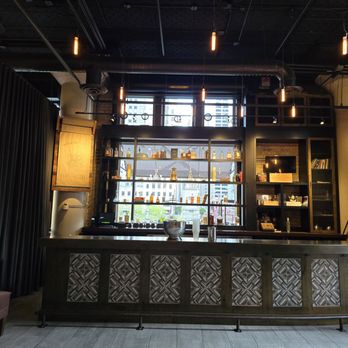 River Roast - Drinks area - American Near Me - Chicago, Illinois