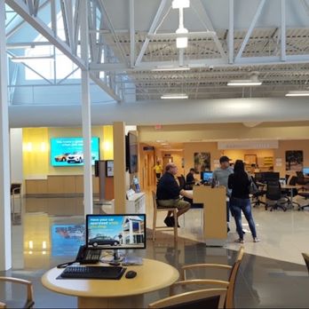 CarMax - lobby - Used Car Dealers Near Me - Orlando, Florida