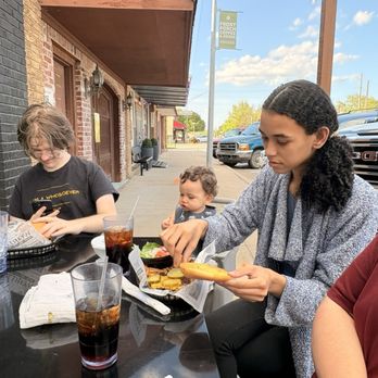 Cafe 75 - Comfort Food Near Me - Mounds, Oklahoma