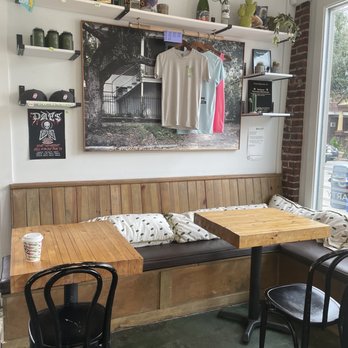 Daps Breakfast & Imbibe - Inside seating - Breakfast & Brunch Near Me - Charleston, South Carolina