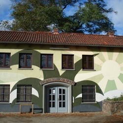 Bruno Bröker Haus - Jugendfreizeitstätte der Stadt Ahrensburg - Der Eingang unter der Palme!