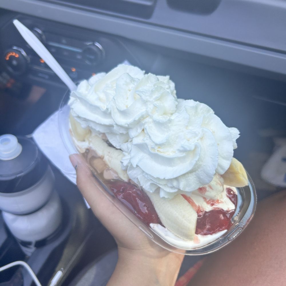 Banana split (I asked for no nuts)