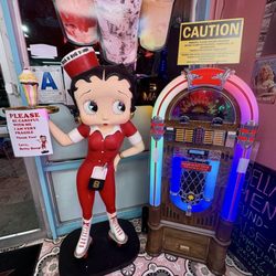 Rock N Roll Scoops - Beautiful working jukebox.