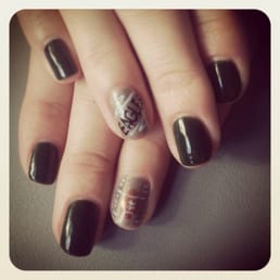 They don't typically do designs but a couple of the girls do. Here are my festive NFL Philly Eagles nails! They don't typically do designs but a couple of the girls do. Here are my festive NFL Philly Eagles nails!