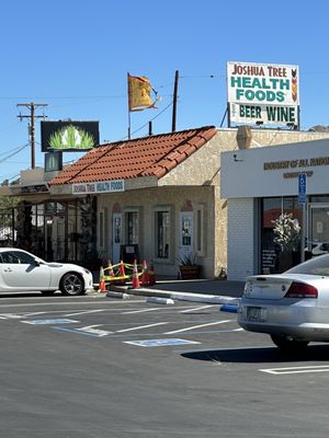 Joshua Tree Health Foods by null