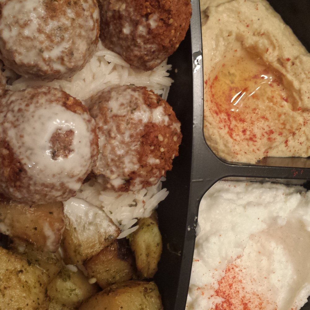 Lebanese Palace - falafel platter - Lebanese Near Me - Ottawa, Ontario Lebanese Palace - falafel platter - Lebanese Near Me - Ottawa, Ontario
