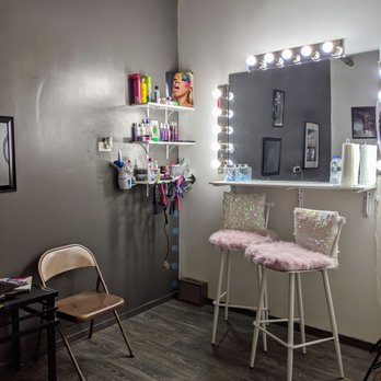 Shooters Society Studios - Generous Green Room - Boudoir Photography Near Me - Chicago, Illinois