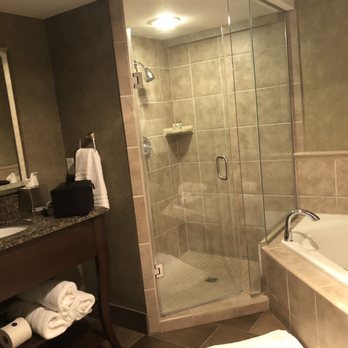 Surfsand Resort - Beautiful bathroom with 5 star amenities! - Hotels Near Me - Cannon Beach, Oregon Surfsand Resort - Beautiful bathroom with 5 star amenities! - Hotels Near Me - Cannon Beach, Oregon