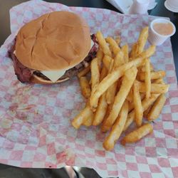 River Burger - Pastrami burger, covered in thick pastrami. Great fries.