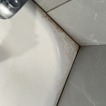 Seattle Bathtub Guy - Corner before resurfacing - Refinishing Services Near Me - Seattle, Washington Seattle Bathtub Guy - Corner before resurfacing - Refinishing Services Near Me - Seattle, Washington