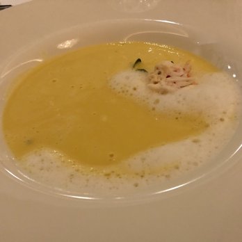 The Club Grill - Sweet Corn Soup with Glazed King Crab - The Club Grill - Caribbean Near Me - Cancún, ROO The Club Grill - Sweet Corn Soup with Glazed King Crab - The Club Grill - Caribbean Near Me - Cancún, ROO
