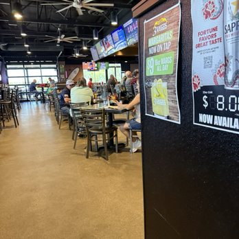 The Hub Grill And Bar - Sports Bars Near Me - Mesa, Arizona The Hub Grill And Bar - Sports Bars Near Me - Mesa, Arizona