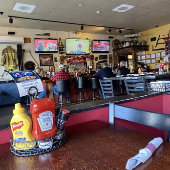 Sawmill Grill - Inside bar area - American Near Me - Oxford, Pennsylvania