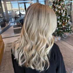 House of Hair by Melissa Buda - Invisible Bead Extensions ®
1 row of seamless hand tied extensions to add density and length. Direct message for consult.