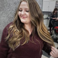 Cut Loose Salon - Natural blonde highlights