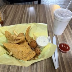 Good Luck Grill - Catfish basket