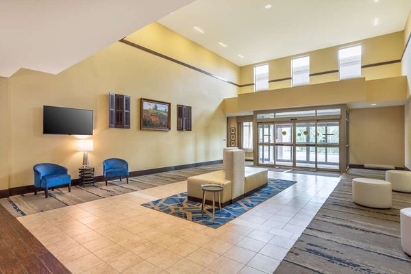 Best Western Plus University Park Inn & Suites by null