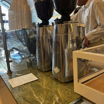 La La Land - Cafes Near Me - Beverly Hills, California La La Land - Cafes Near Me - Beverly Hills, California