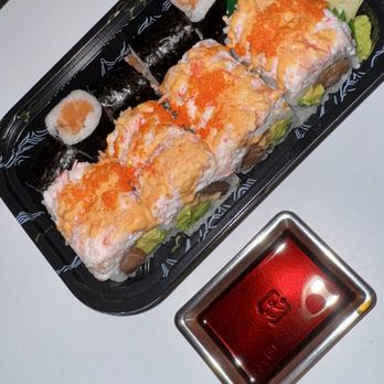Hamachi 34 - Hot Girl Roll and Salmon Roll - Japanese Near Me - New York, New York Hamachi 34 - Hot Girl Roll and Salmon Roll - Japanese Near Me - New York, New York