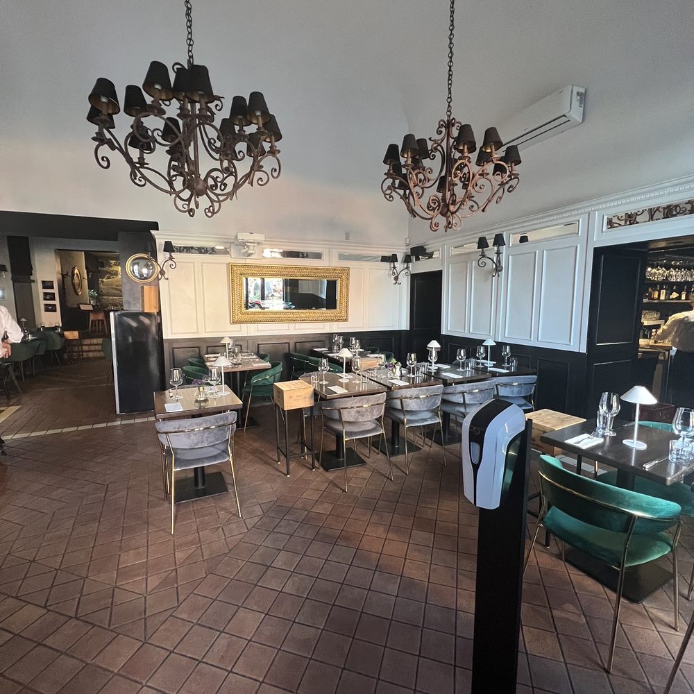 La Dolce Vita - Inside - Italian Near Me - Warsaw, MZ