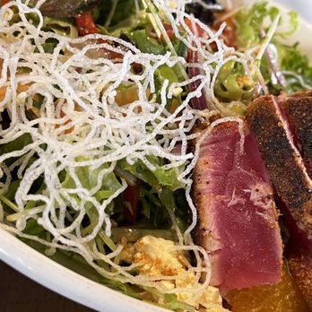 Finney's Crafthouse - Burbank - Ahi Tuna Salad - New American Near Me - Burbank, California