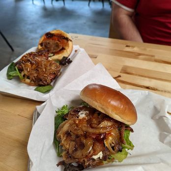 Bo & Vine Burger - Willamette Burger - Burgers Near Me - Eugene, Oregon