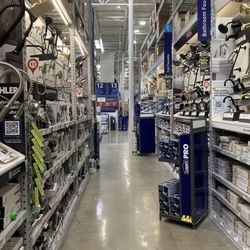Lowe's Home Improvement - Fashion bath area